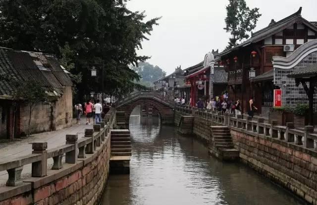 都说“高温杀菌”发高烧时能消灭体内的细菌或病毒吗？医生回复了